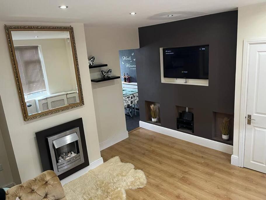 Fabulous 3 Bedroom House , Sleeps Up To 5-7 Guest. South Ockendon 外观 照片